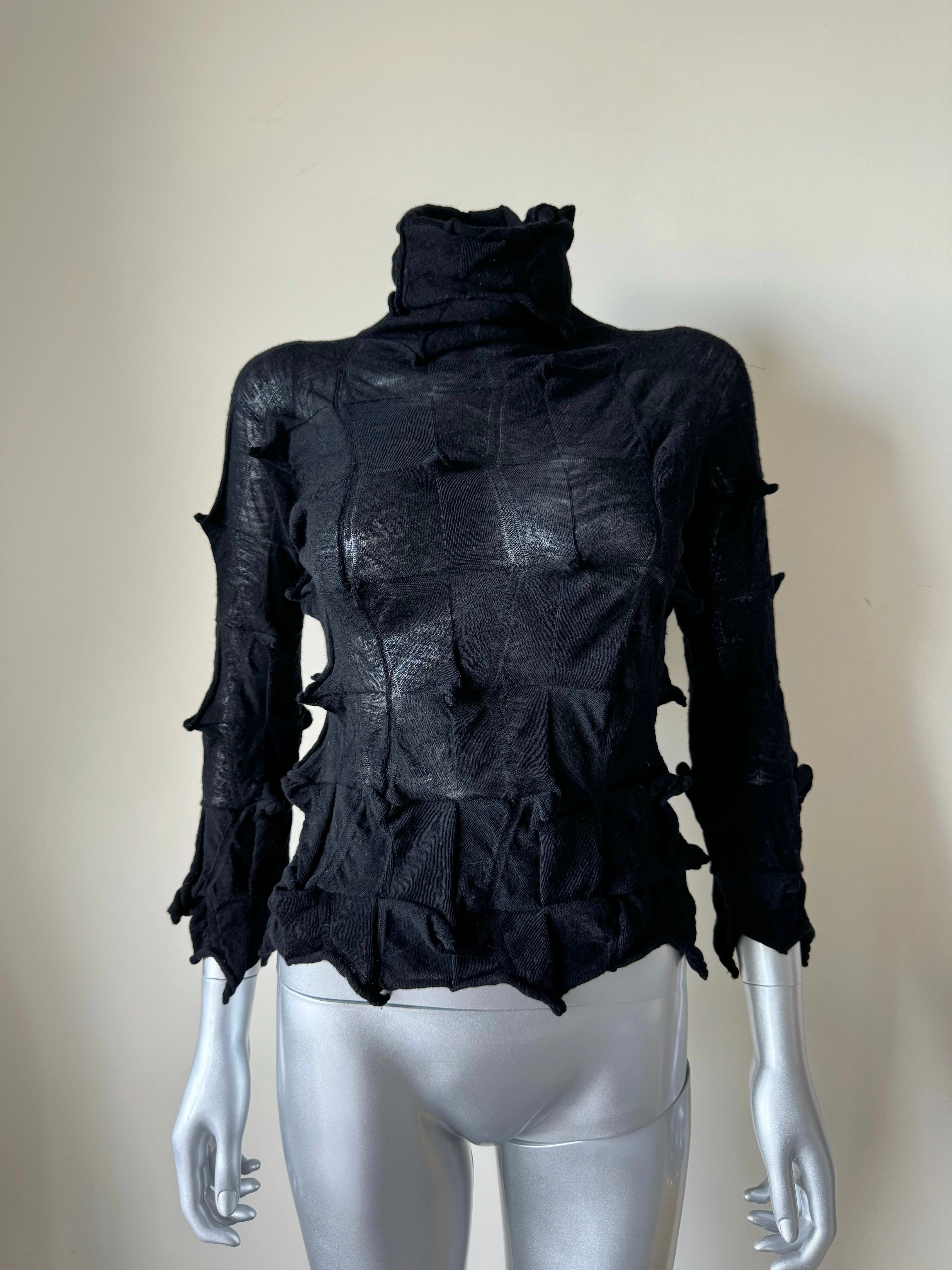 極美品✨ISSEY MIYAKE トップス　オーバーサイズ　黒色　シルク100% ウィメンズ／トップス – isseymiyake.com