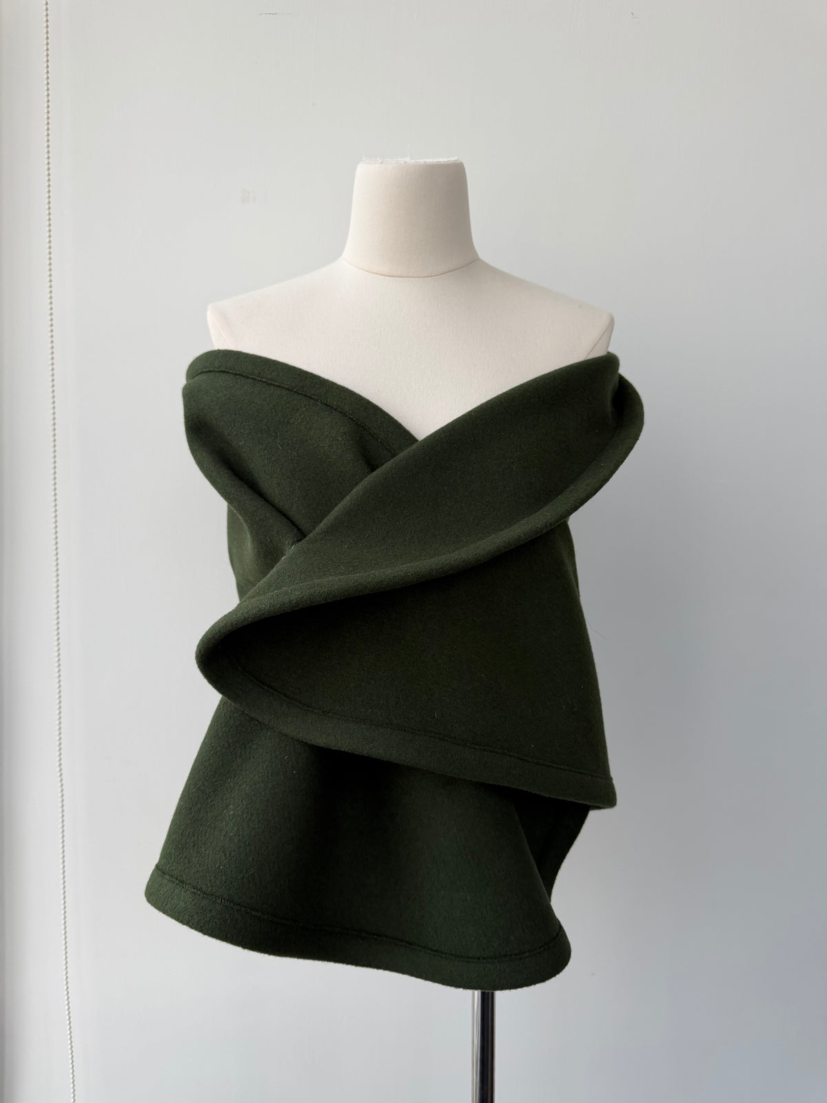 YOHJI YAMAMOTO F/W 1988 BUTTON CAPELET