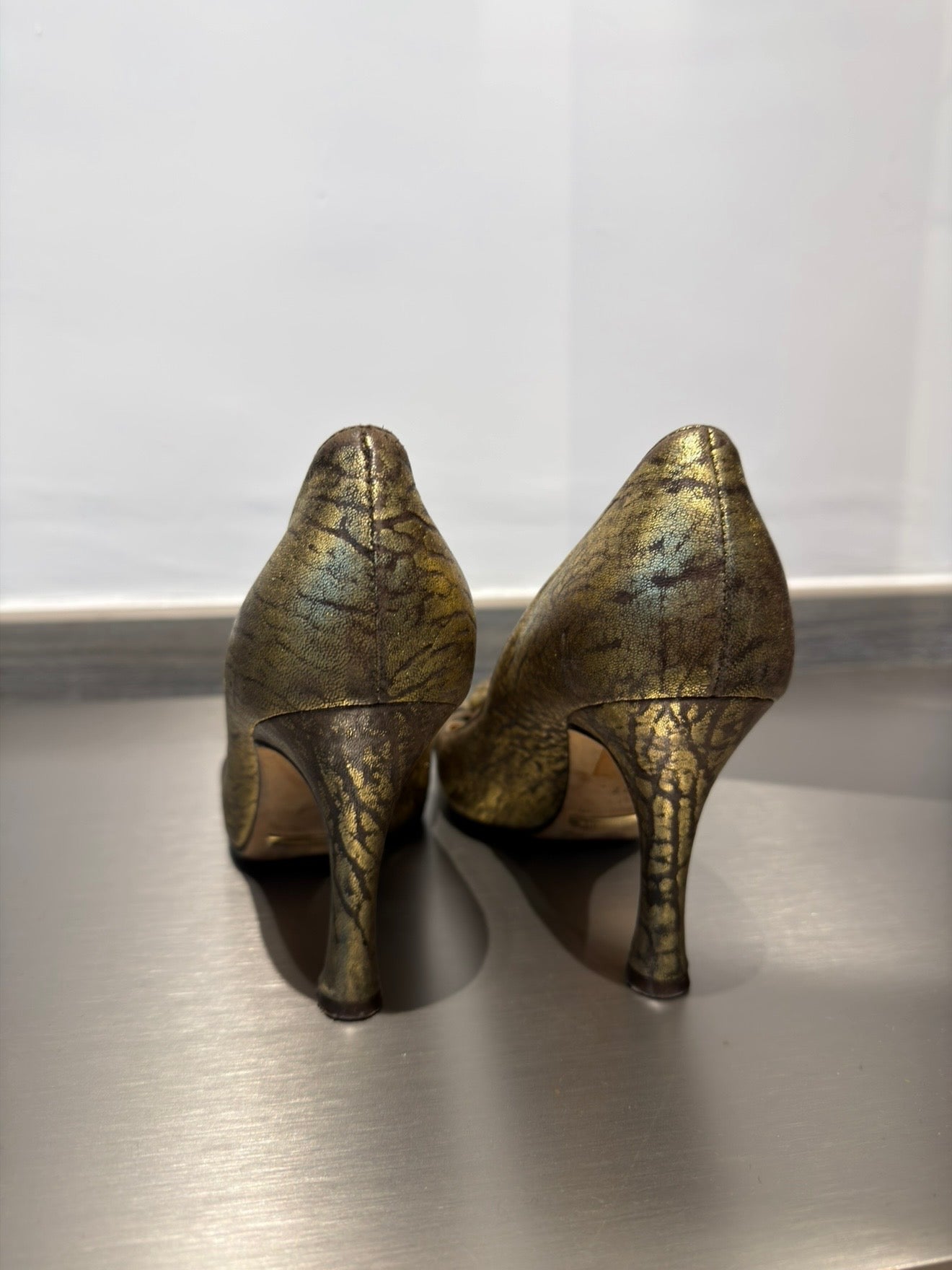 DOLCE AND GABBANA 00s GOLDEN ROSE PUMPS