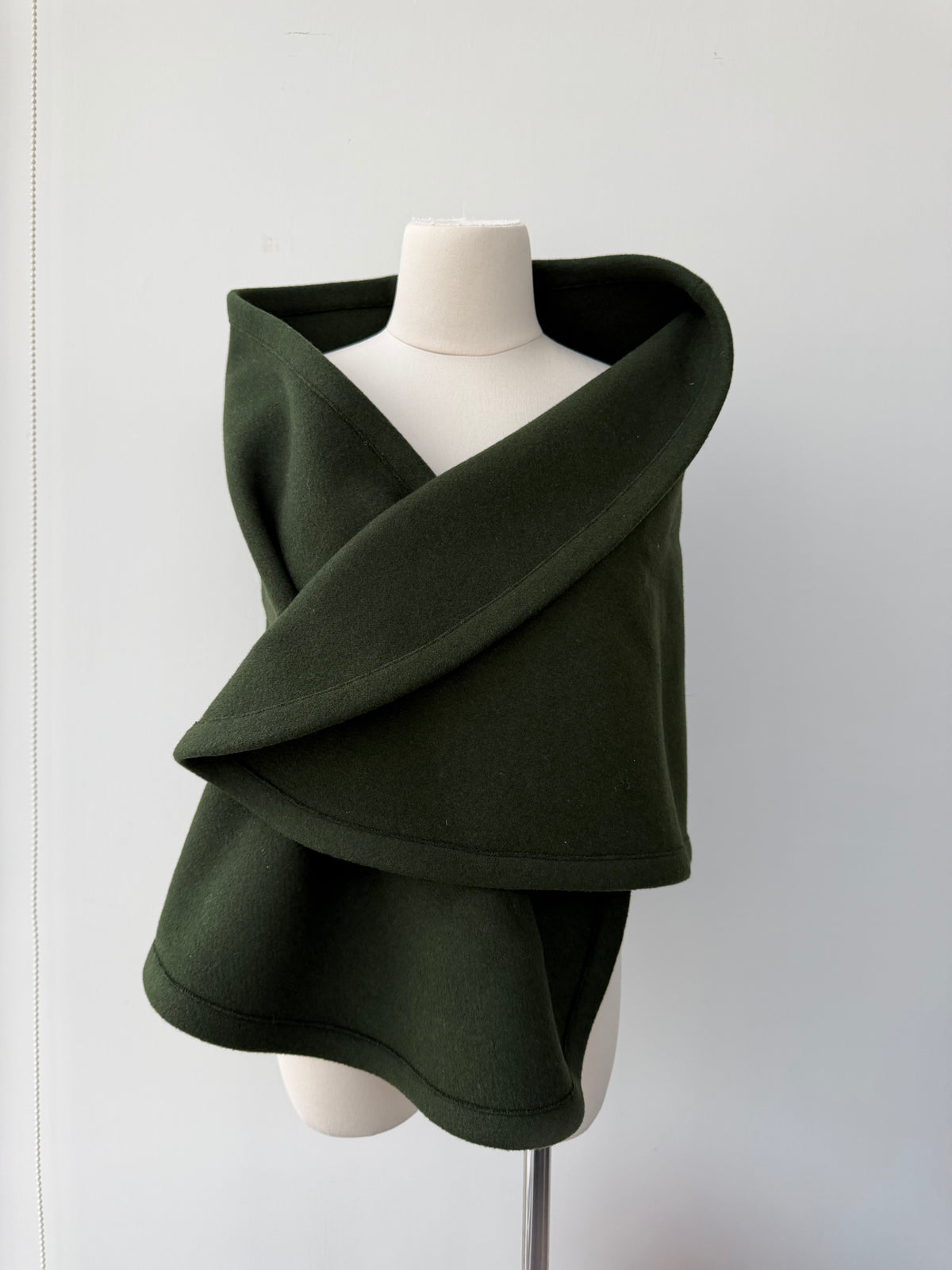 YOHJI YAMAMOTO F/W 1988 BUTTON CAPELET