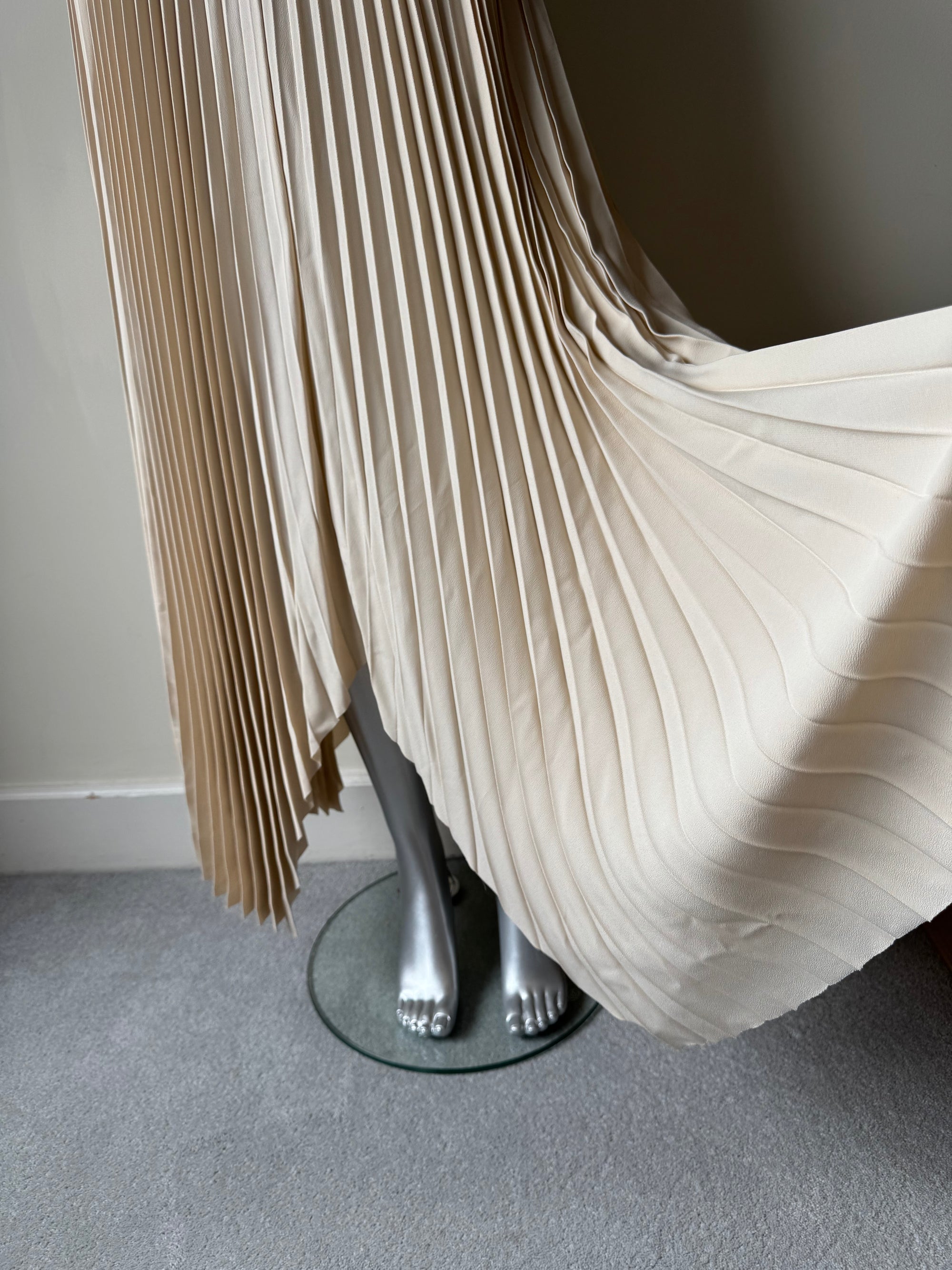 HELMUT LANG CREAM PLEATED SKIRT