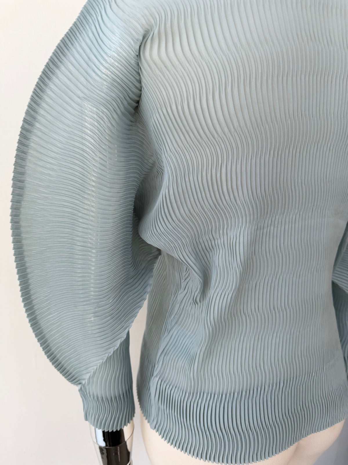 ISSEY MIYAKE 3D STEAM PLEATED TOP