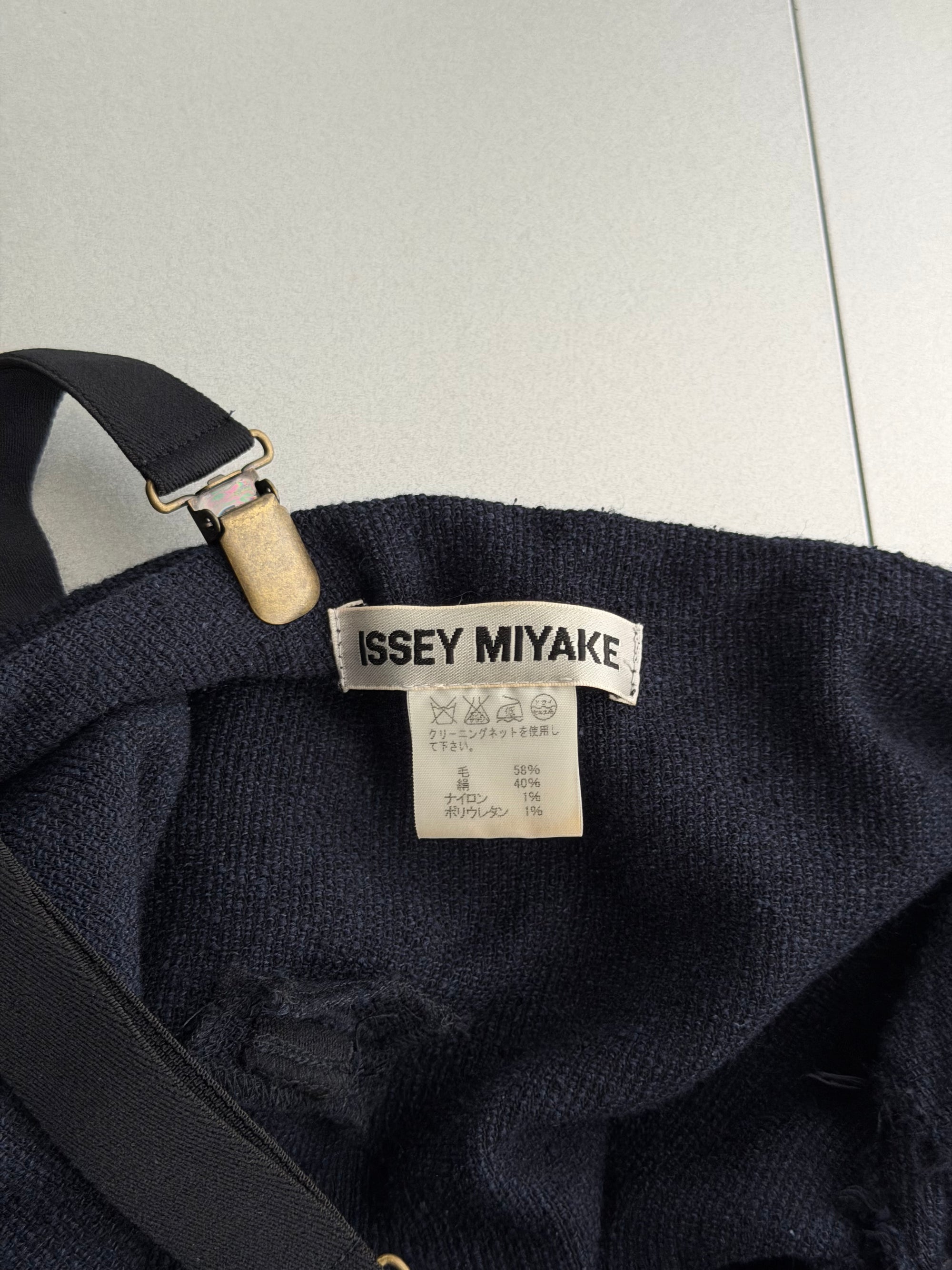 ISSEY MIYAKE F/W 2004 WOOL DECONSTRUCTED TOP