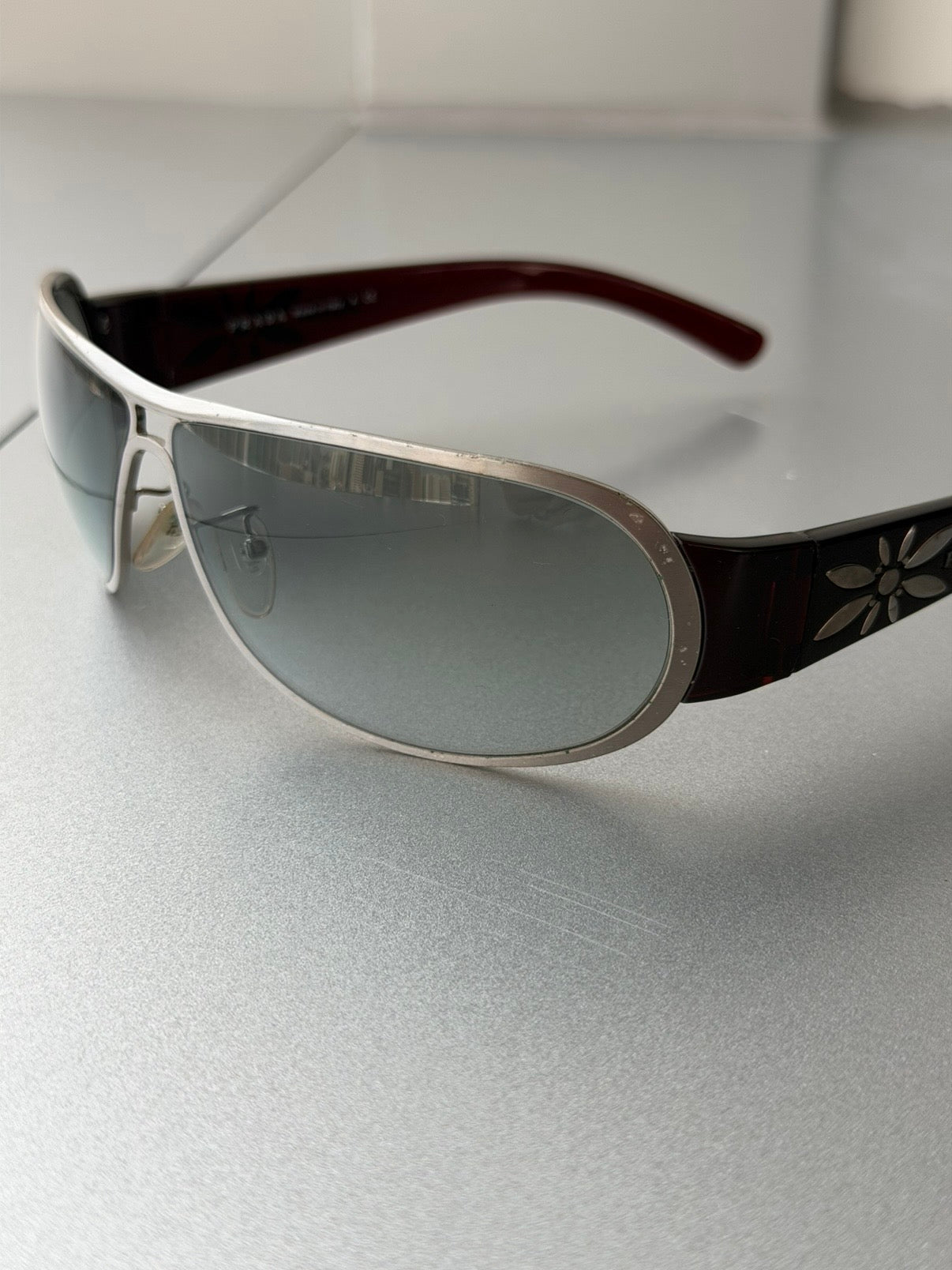 PRADA 00s FLOWER LOGO SUNGLASSES