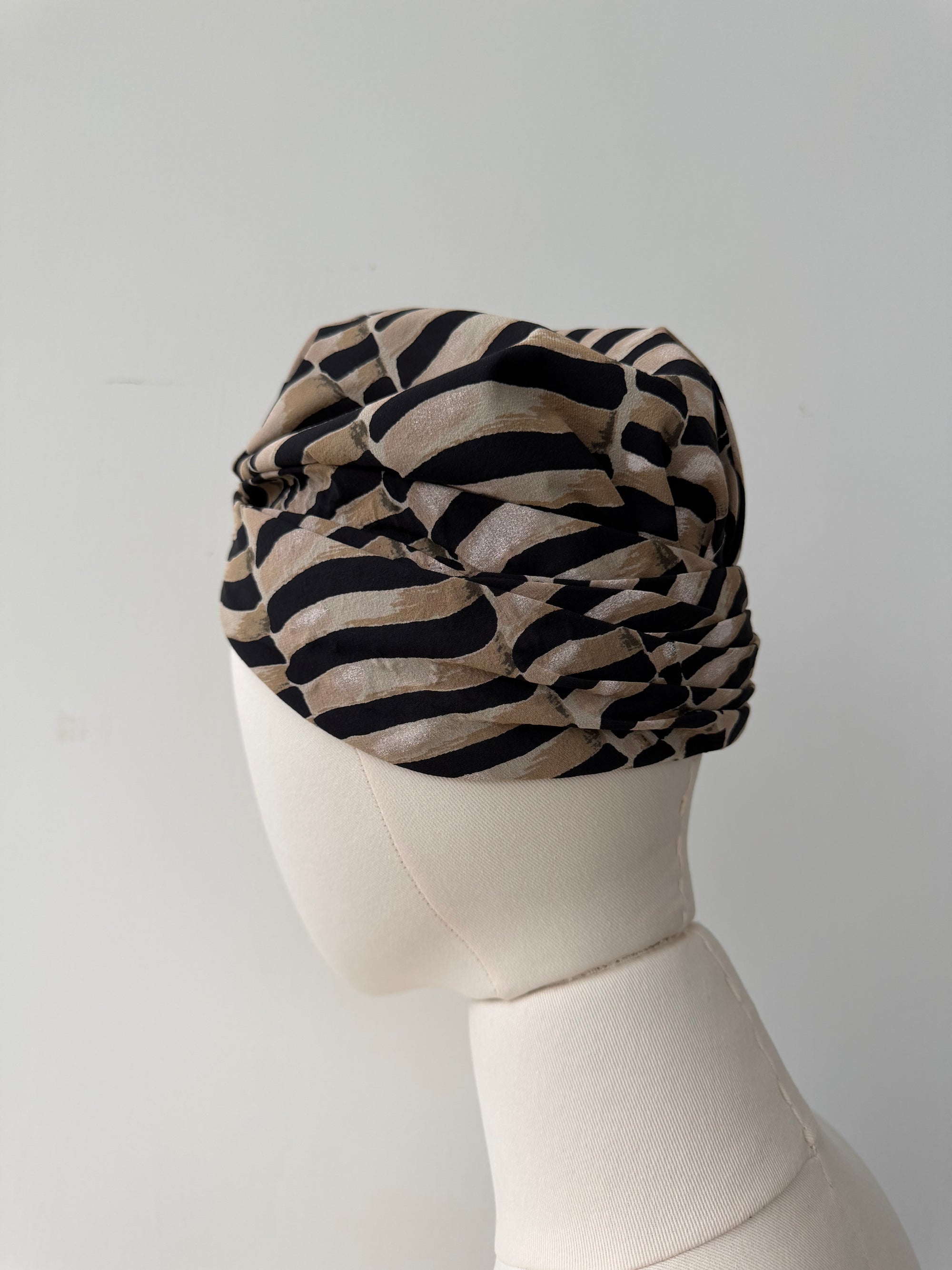 BALENCIAGA BY NICOLAS GHESQUIERE F/W 2009 SILK SET+TURBAN