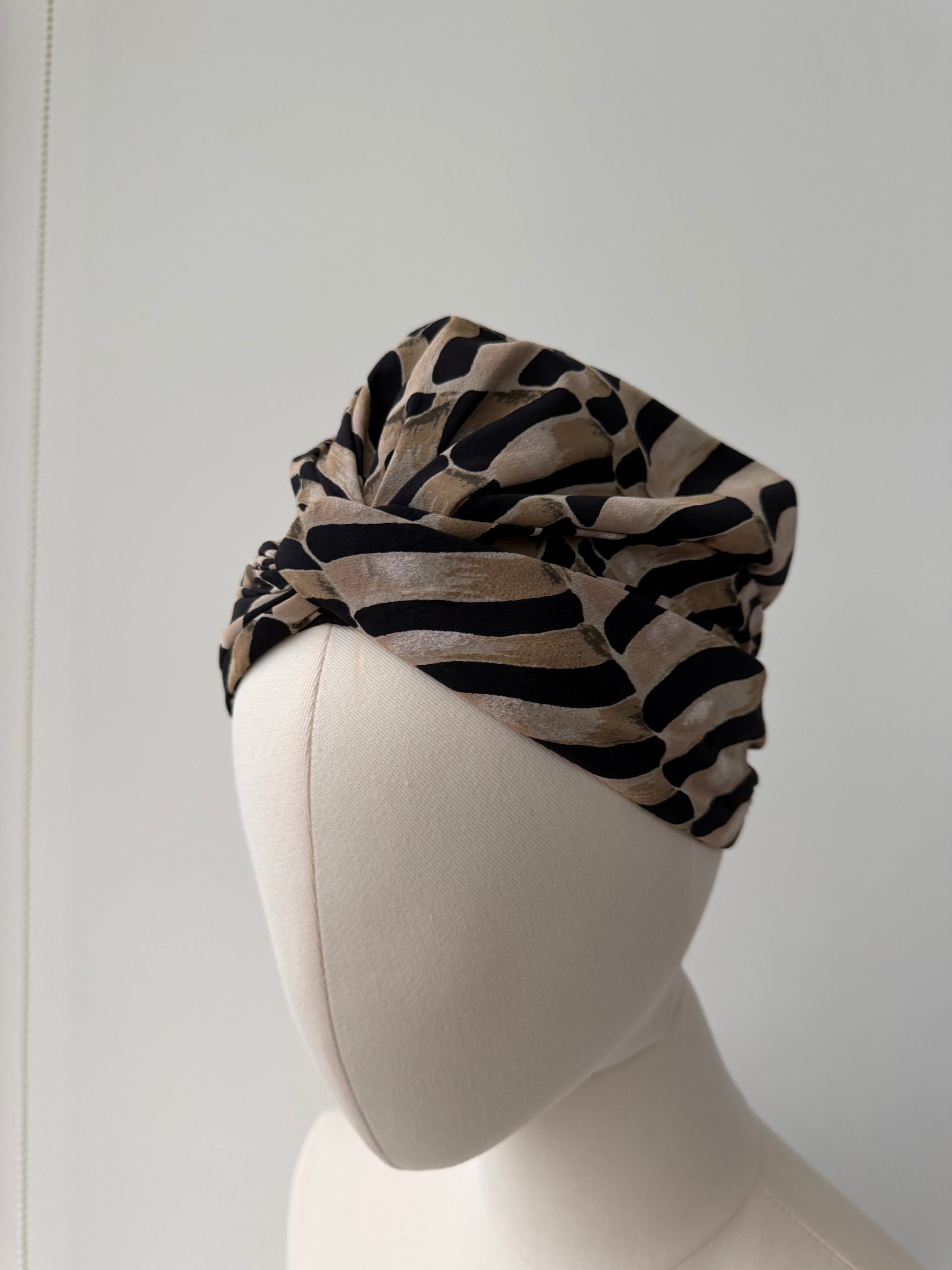 BALENCIAGA BY NICOLAS GHESQUIERE F/W 2009 SILK SET+TURBAN
