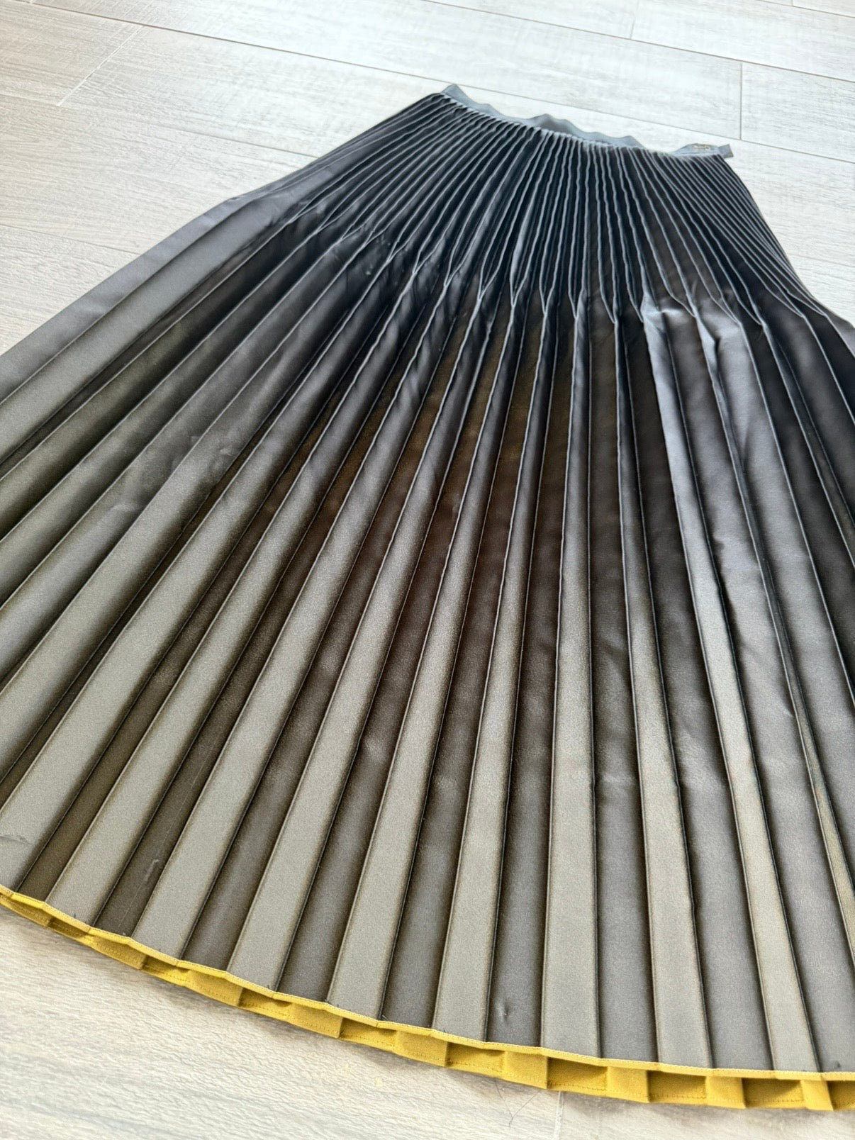 ISSEY MIYAKE 00s IRIDESCENT PLEAT SKIRT