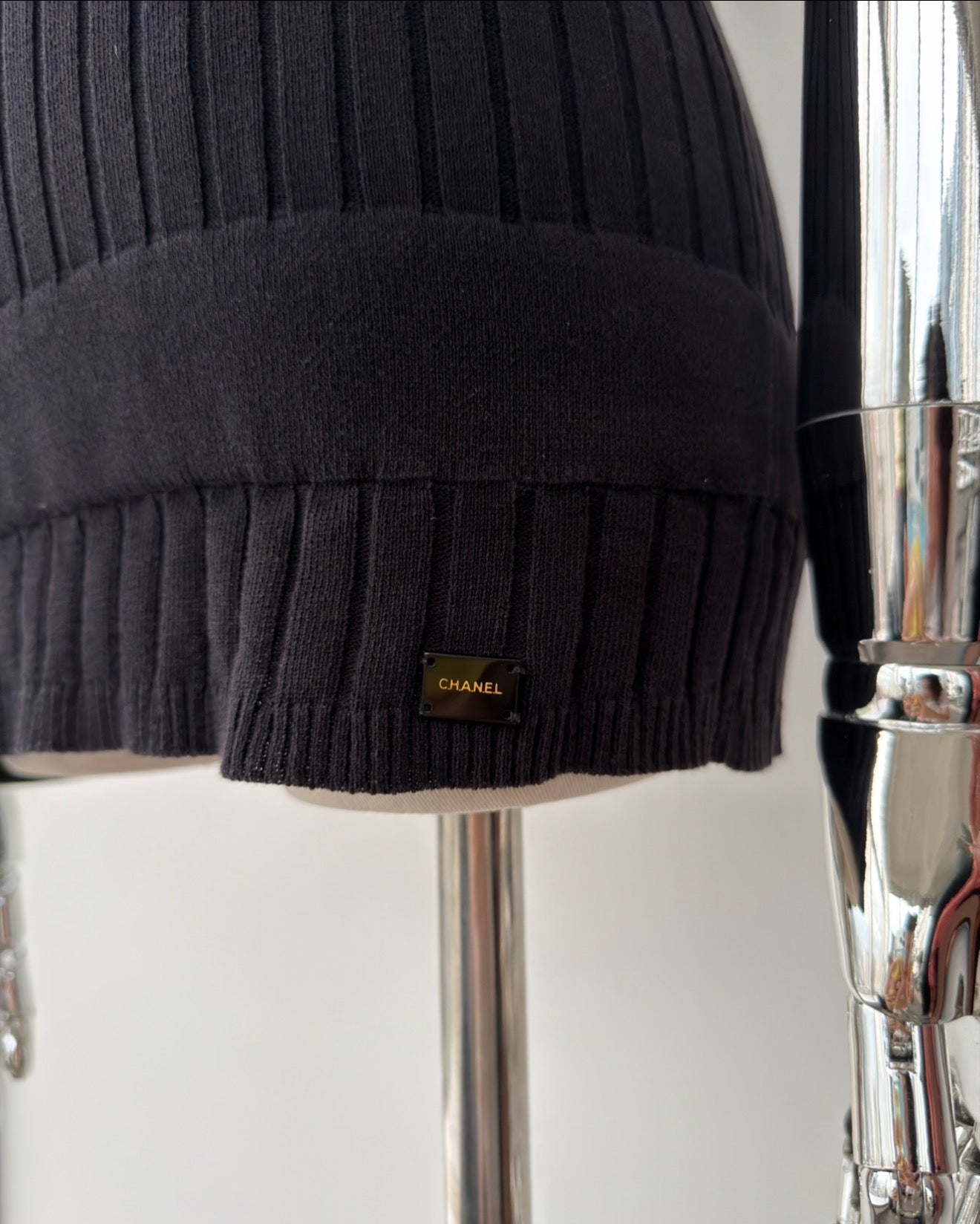 CHANEL S/S 2002 LEATHER BELTED RIBBED KNIT TOP