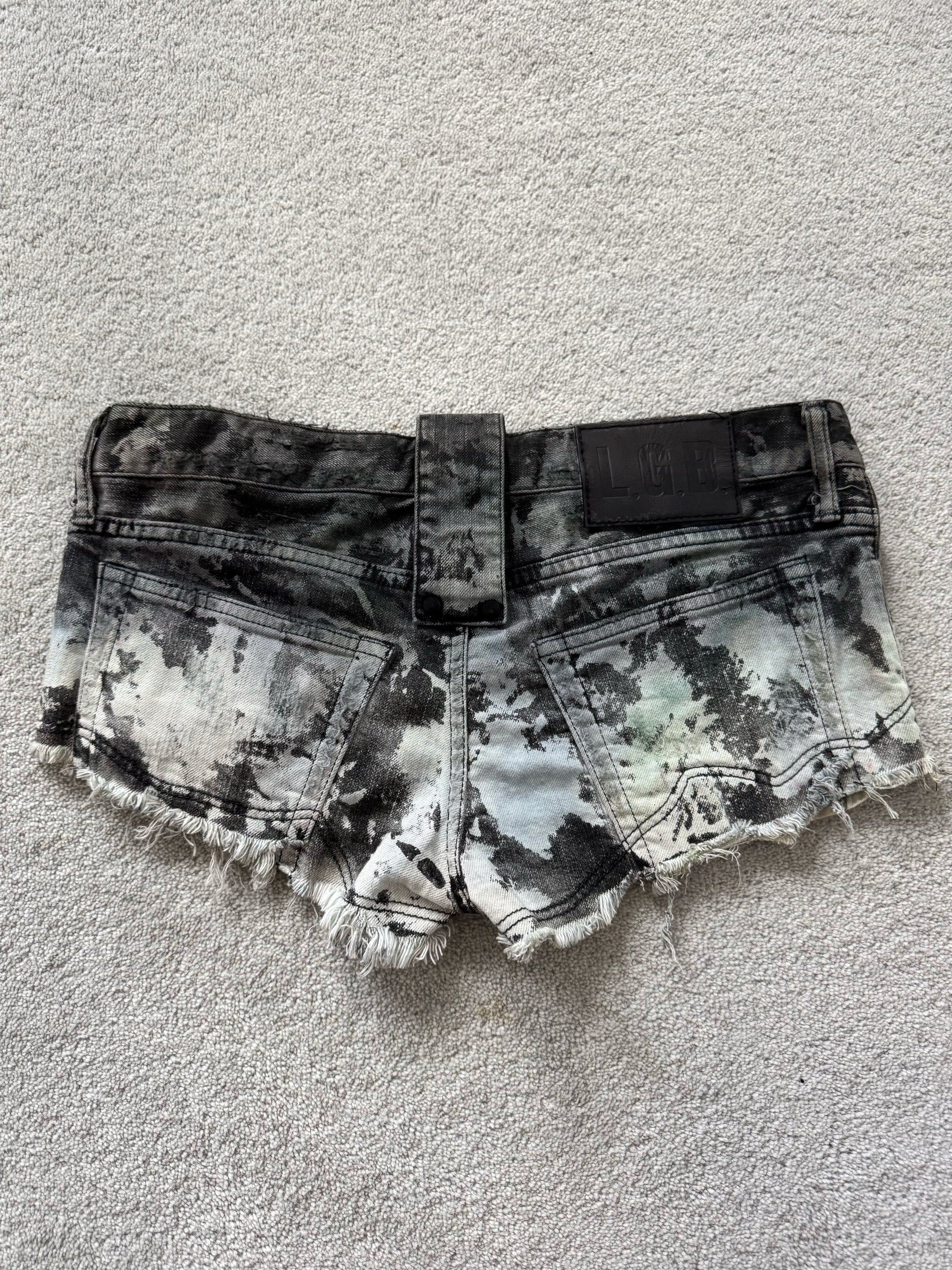 L.G.B. TIE-DYE DISTRESSED HOT PANTS