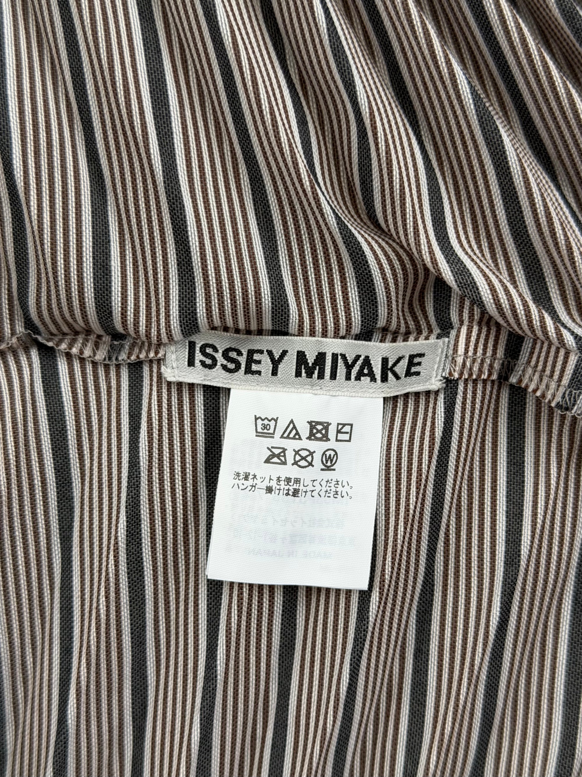 ISSEY MIYAKE GENERIC STRIPES HAND PLEATS TOP