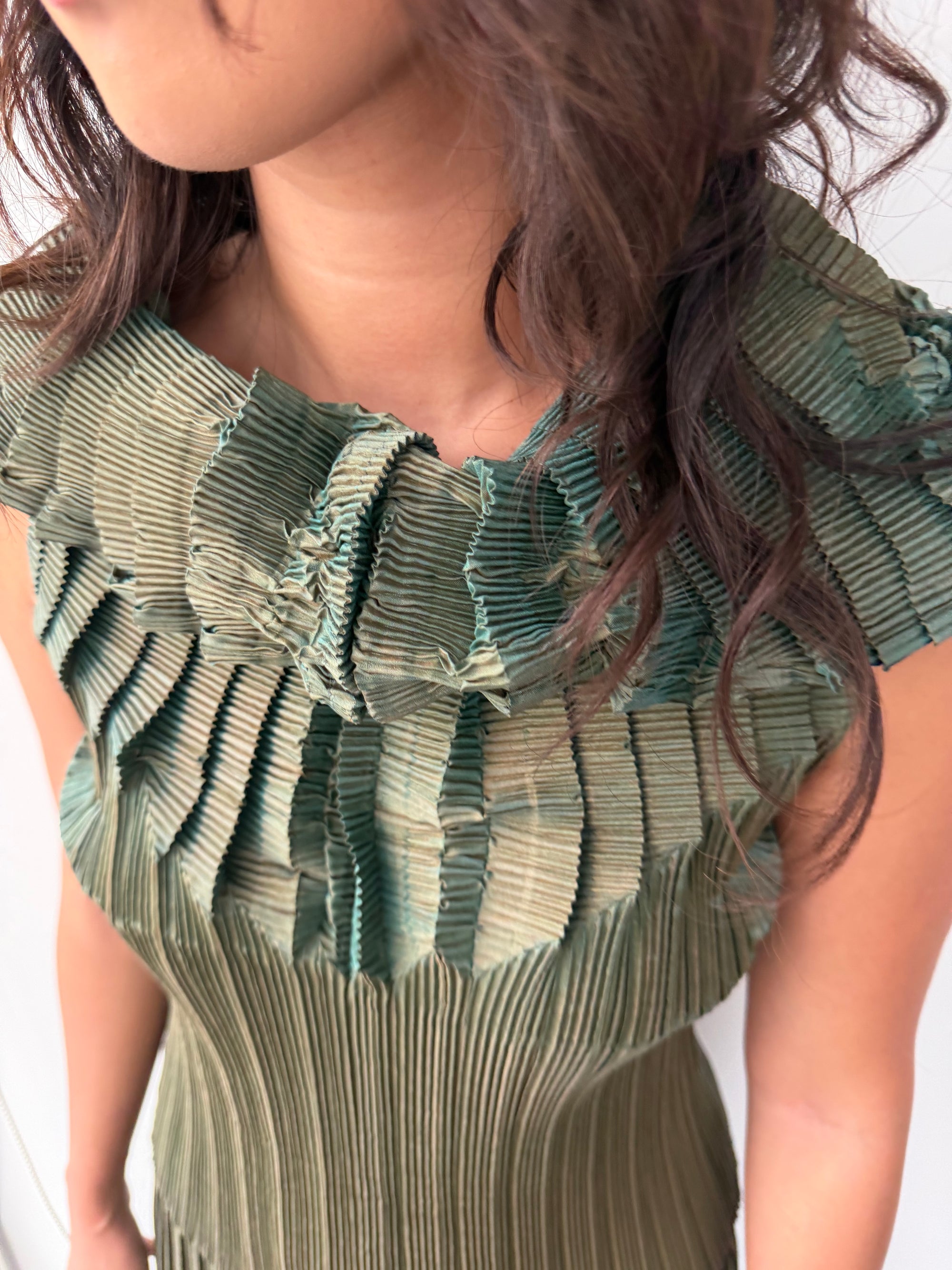 ISSEY MIYAKE FETE F/W 2008 IREDESCENT PLEATED SET