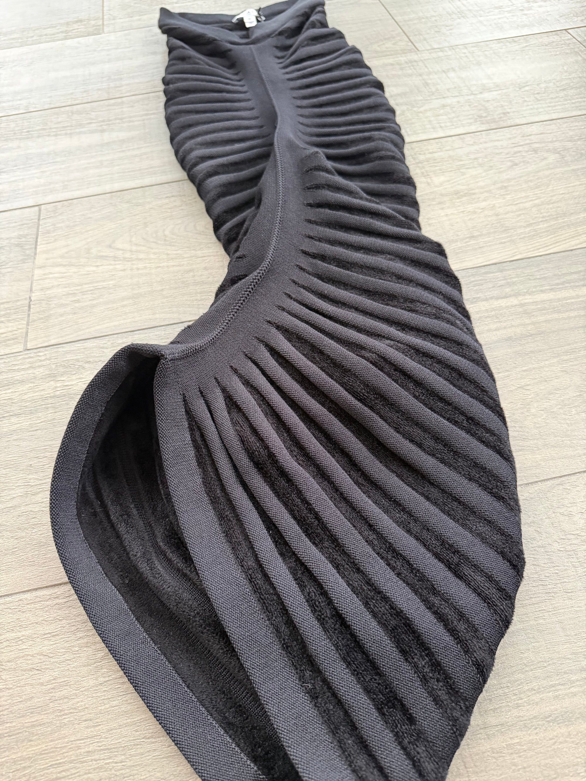 ALAIA S/S 2023 3D SKELETON VELVET SKIRT