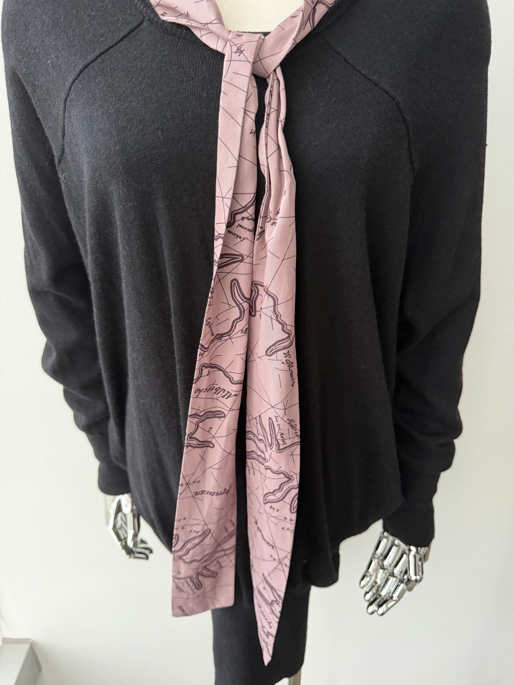VIVIENNE WESTWOOD 00s ASYMMETRICAL TIE SWEATER