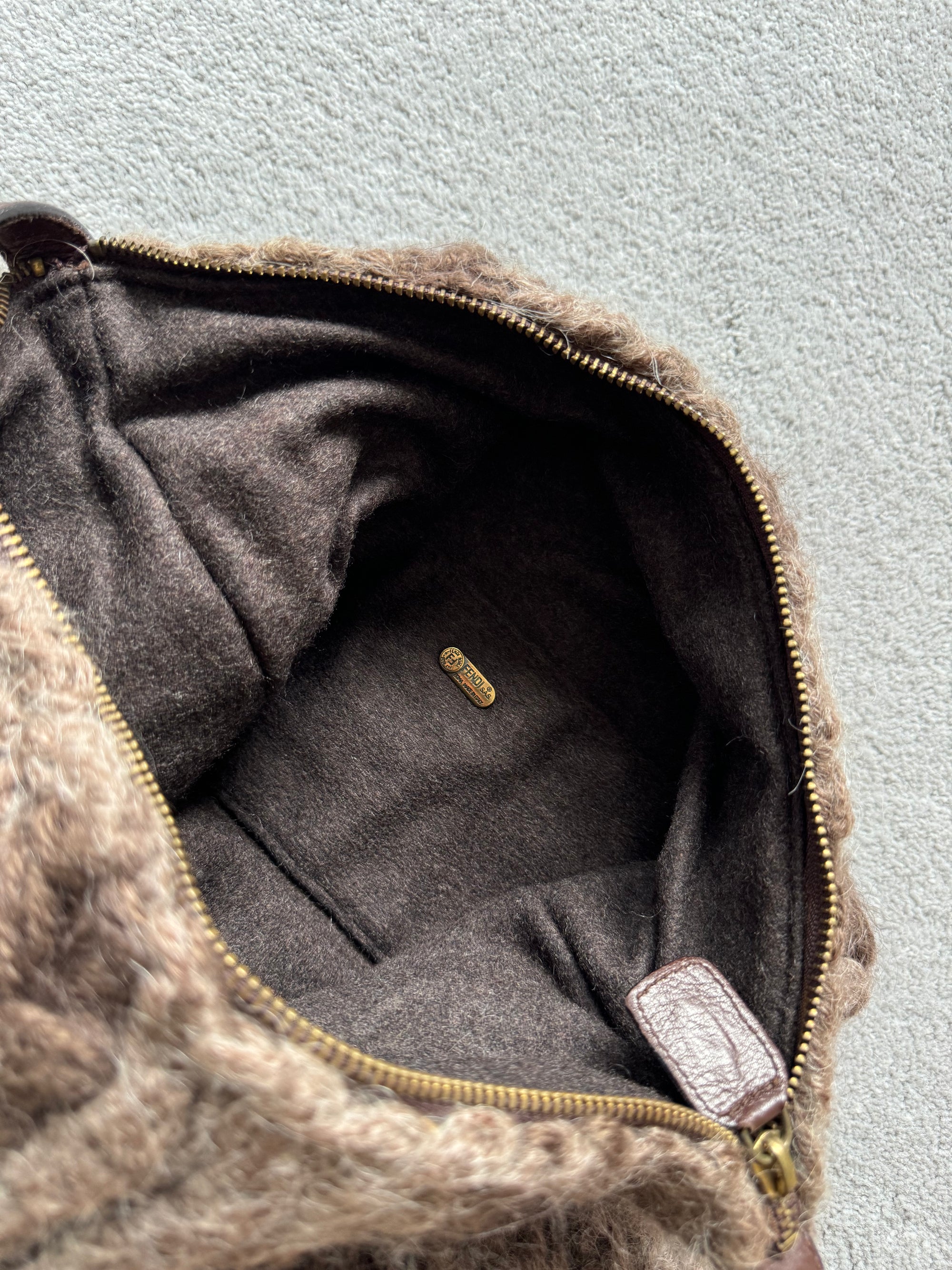 FENDI KNIT SHOULDER BAG