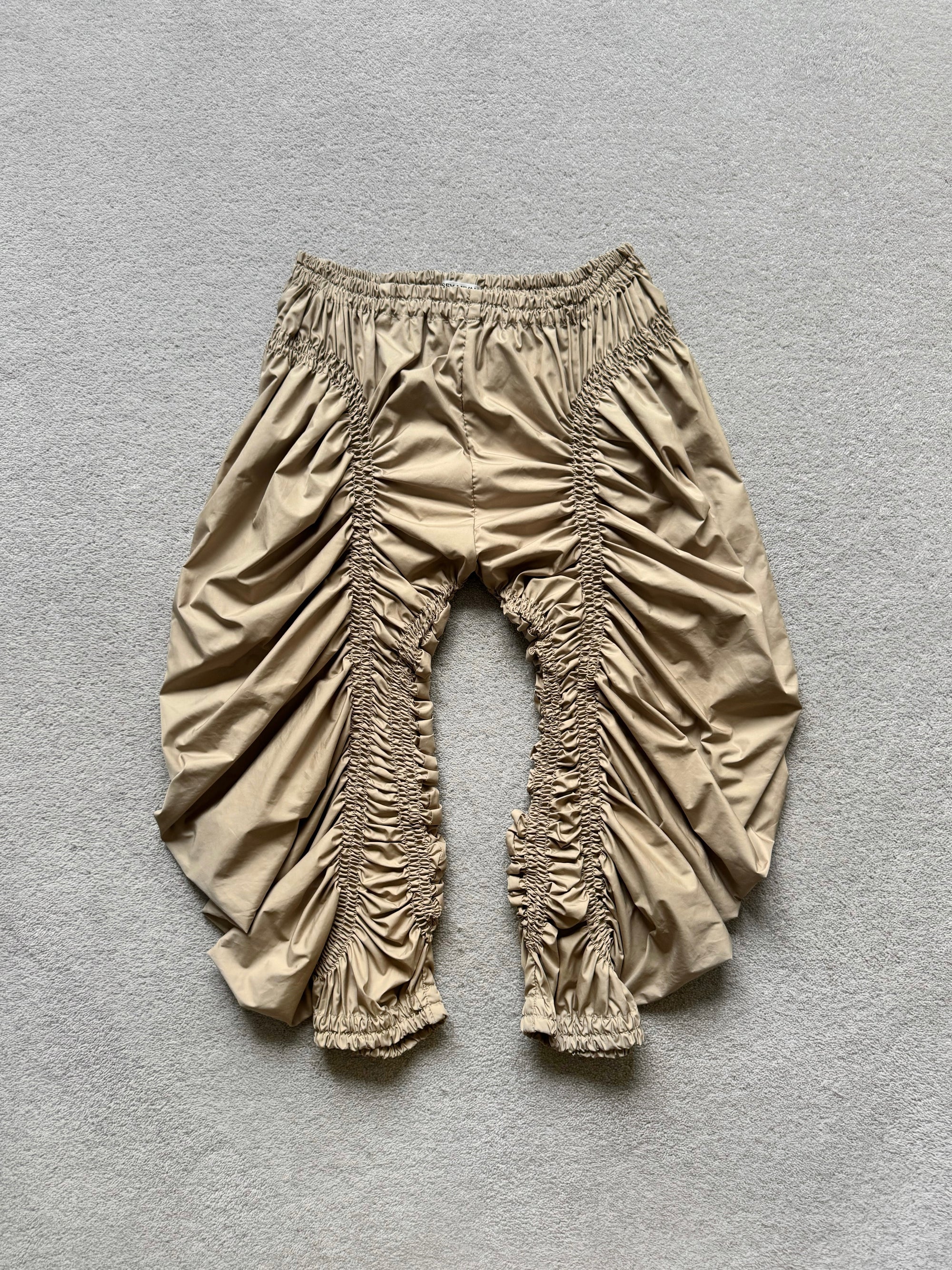 ISSEY MIYAKE GATHERED BALLOON PANTS