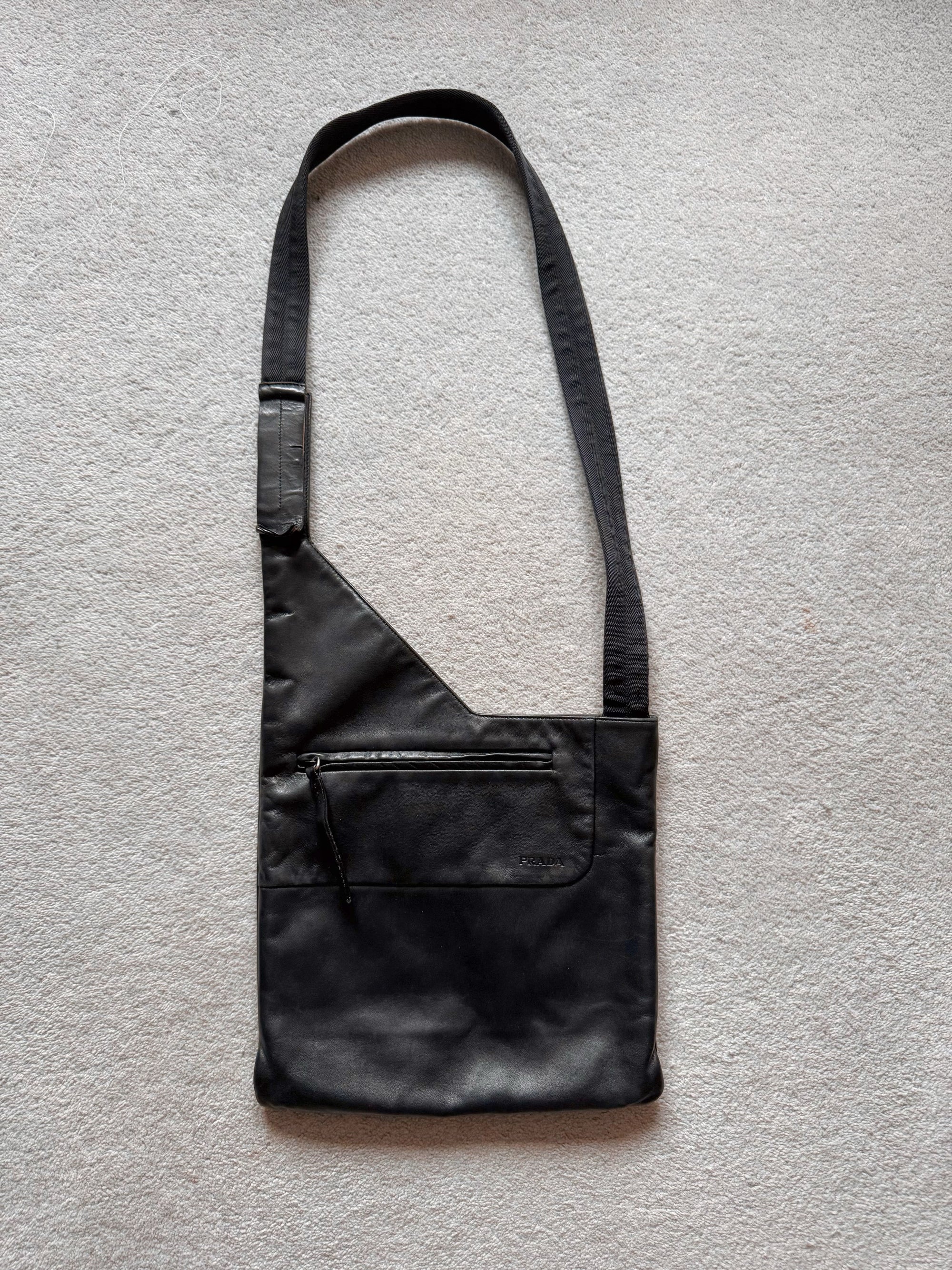 PRADA F/W 1999 LEATHER CROSSBODY BAG